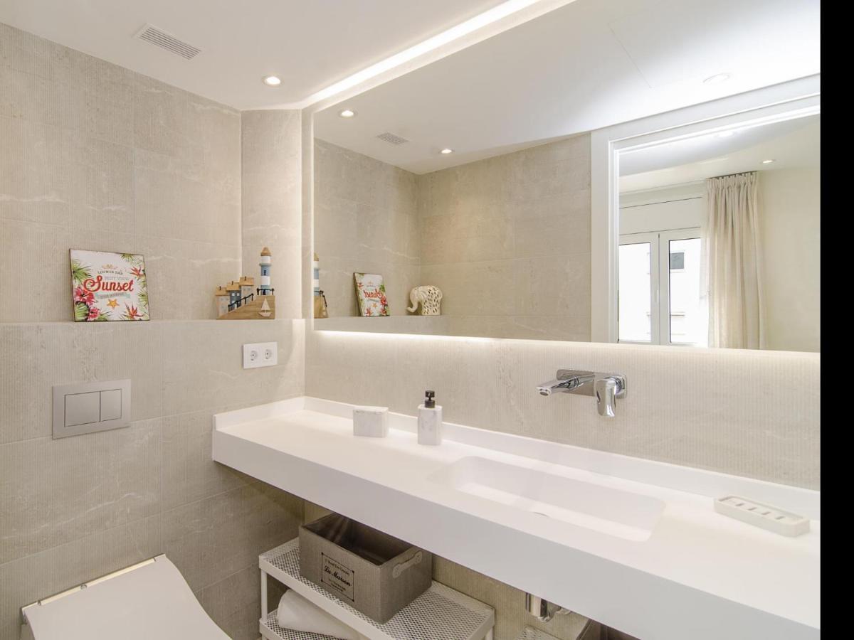 Sitges Spaces Oasis Suites- 4 Bedroom, 4 Ensuite Bathrooms, Terrace, Pool, Sitges Centre Экстерьер фото
