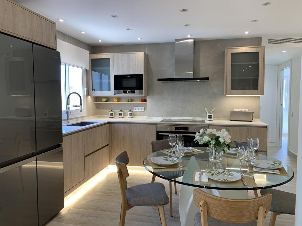Sitges Spaces Oasis Suites- 4 Bedroom, 4 Ensuite Bathrooms, Terrace, Pool, Sitges Centre Экстерьер фото