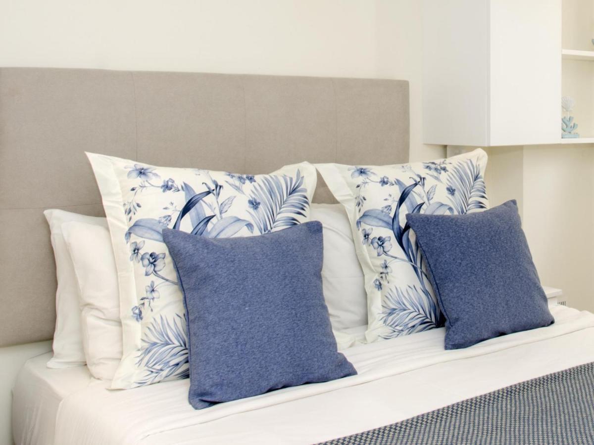 Sitges Spaces Oasis Suites- 4 Bedroom, 4 Ensuite Bathrooms, Terrace, Pool, Sitges Centre Экстерьер фото