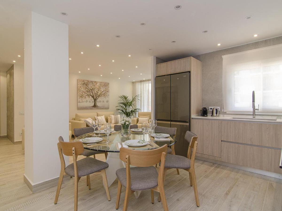 Sitges Spaces Oasis Suites- 4 Bedroom, 4 Ensuite Bathrooms, Terrace, Pool, Sitges Centre Экстерьер фото