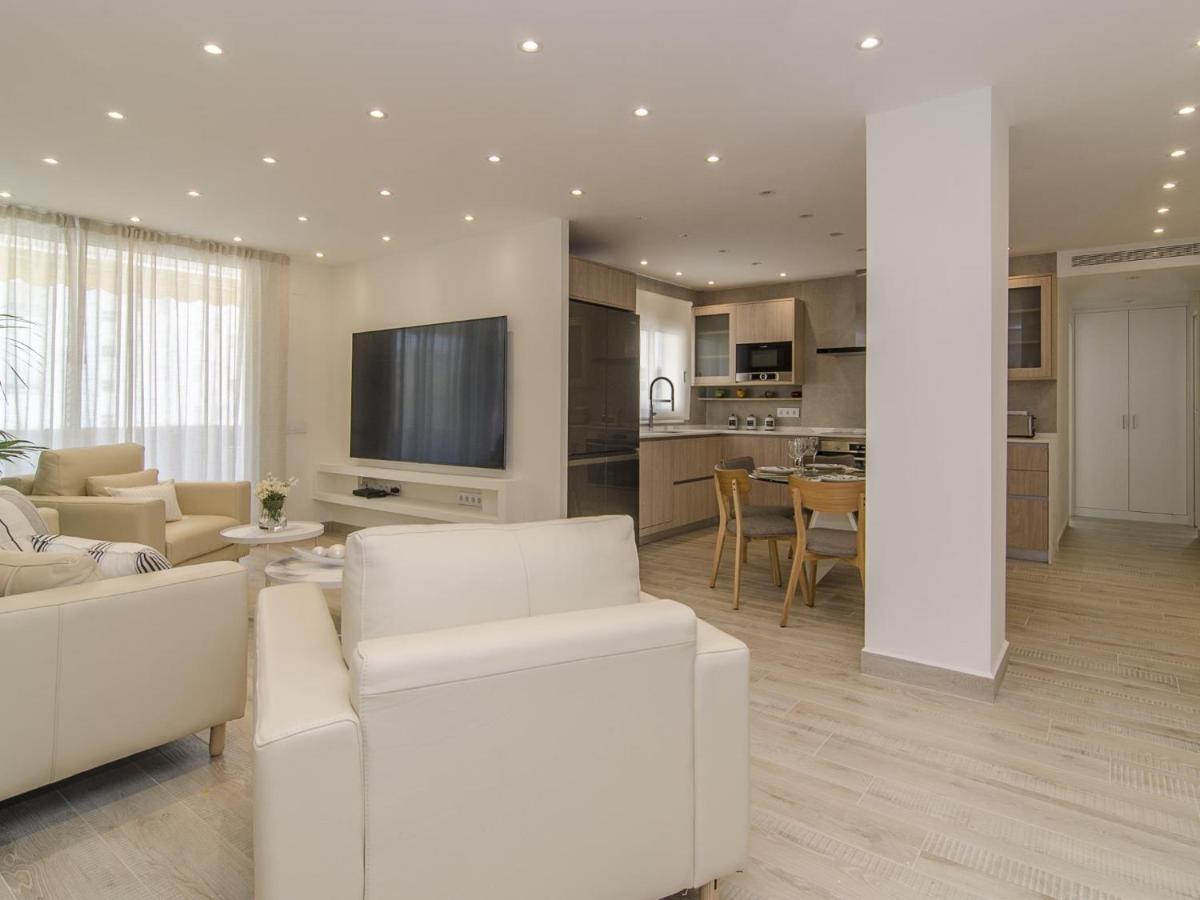 Sitges Spaces Oasis Suites- 4 Bedroom, 4 Ensuite Bathrooms, Terrace, Pool, Sitges Centre Экстерьер фото