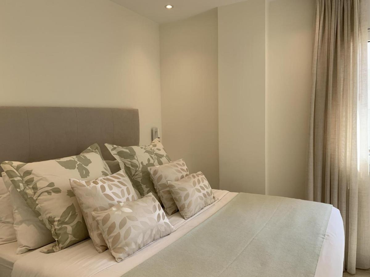 Sitges Spaces Oasis Suites- 4 Bedroom, 4 Ensuite Bathrooms, Terrace, Pool, Sitges Centre Экстерьер фото