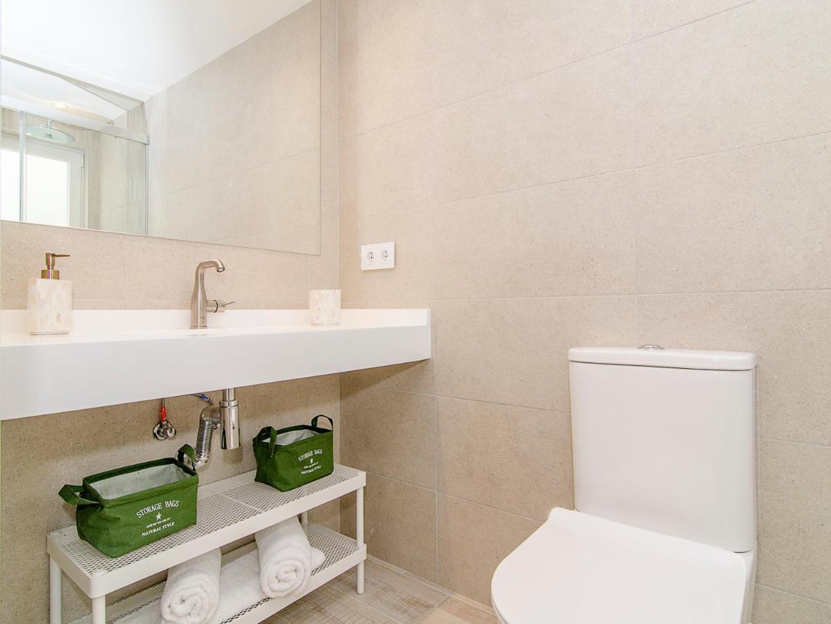 Sitges Spaces Oasis Suites- 4 Bedroom, 4 Ensuite Bathrooms, Terrace, Pool, Sitges Centre Экстерьер фото