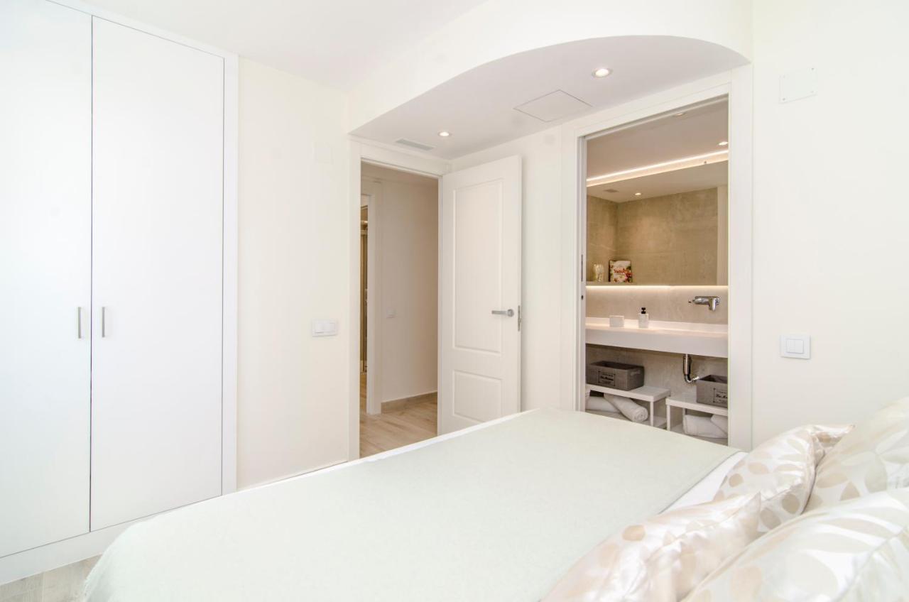 Sitges Spaces Oasis Suites- 4 Bedroom, 4 Ensuite Bathrooms, Terrace, Pool, Sitges Centre Экстерьер фото