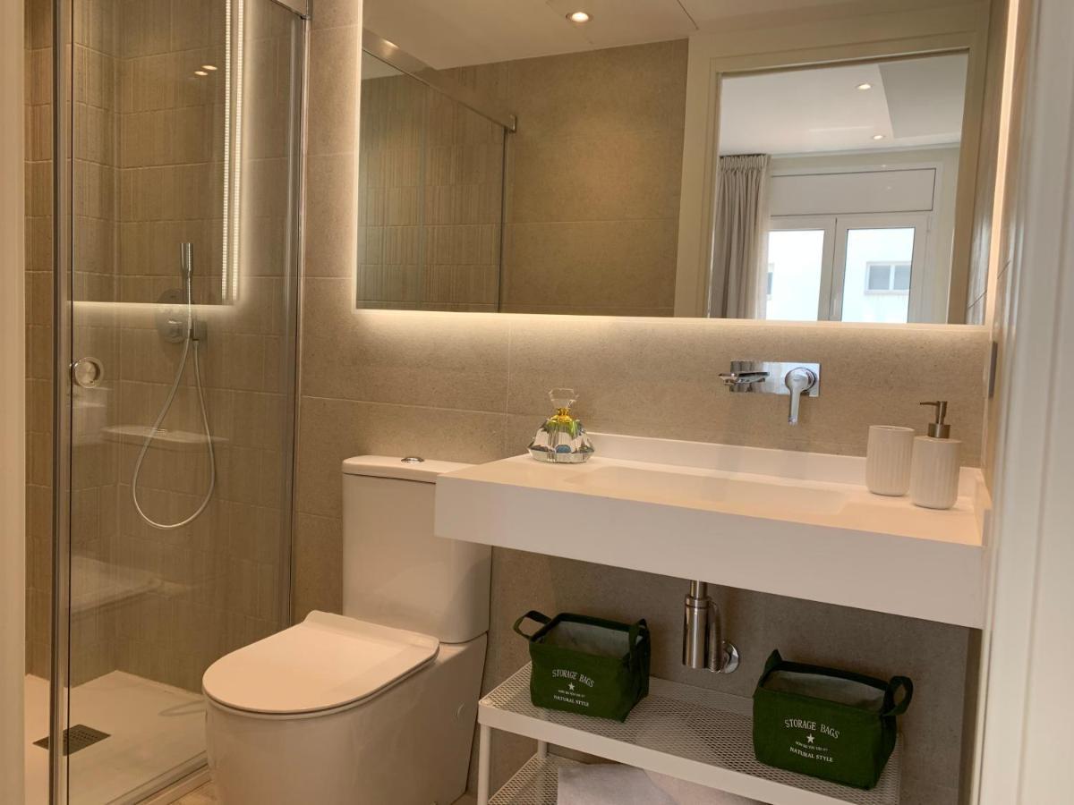 Sitges Spaces Oasis Suites- 4 Bedroom, 4 Ensuite Bathrooms, Terrace, Pool, Sitges Centre Экстерьер фото
