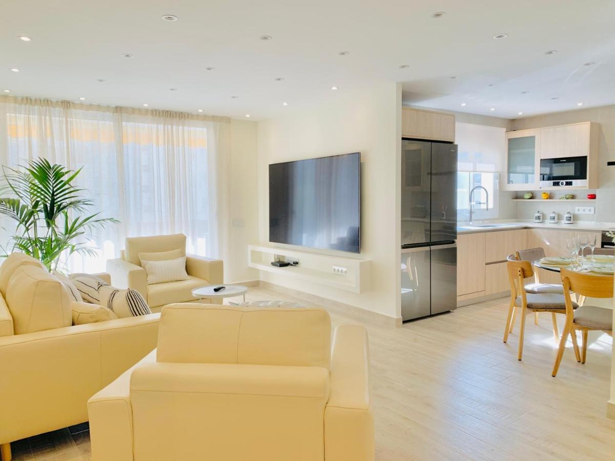Sitges Spaces Oasis Suites- 4 Bedroom, 4 Ensuite Bathrooms, Terrace, Pool, Sitges Centre Экстерьер фото